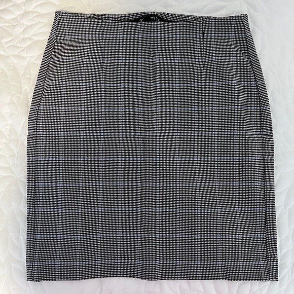 Dynamite Pencil Skirt - Picture 1 of 3